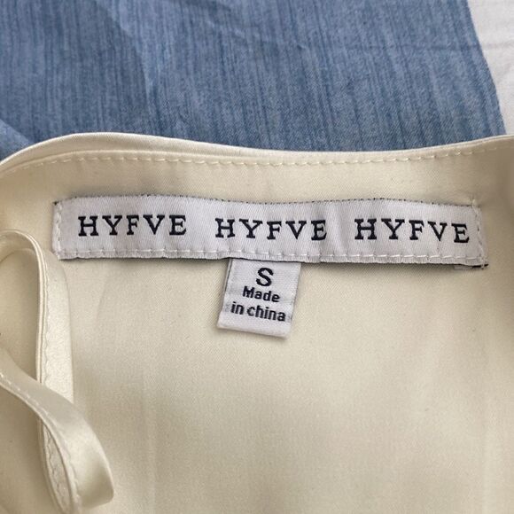 Silky camisole spaghetti adj strap cream 2 tiered top - Picture 4 of 9